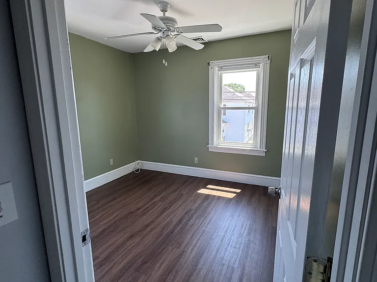 142 Carter Ave #2 — Photo 6