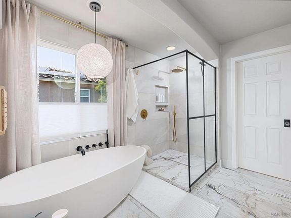 Primary Bath/Spa