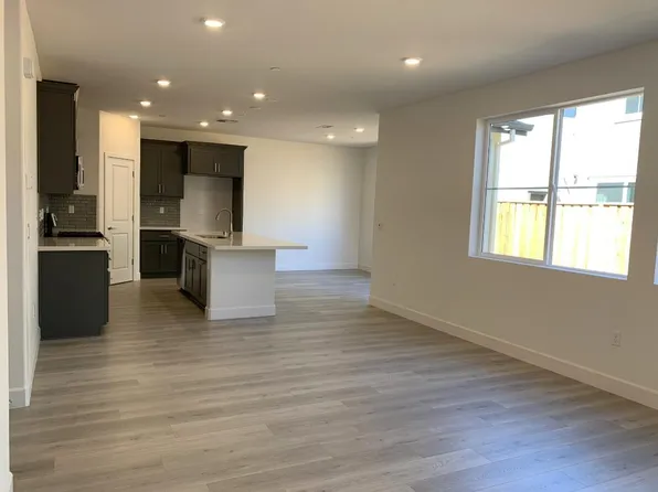 85 Savannah Ln, Pittsburg, CA 94565