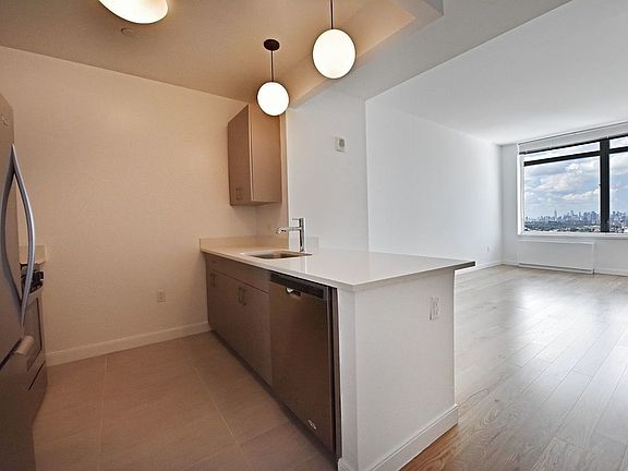 3rd image of 6155 Junction Blvd APT 16H