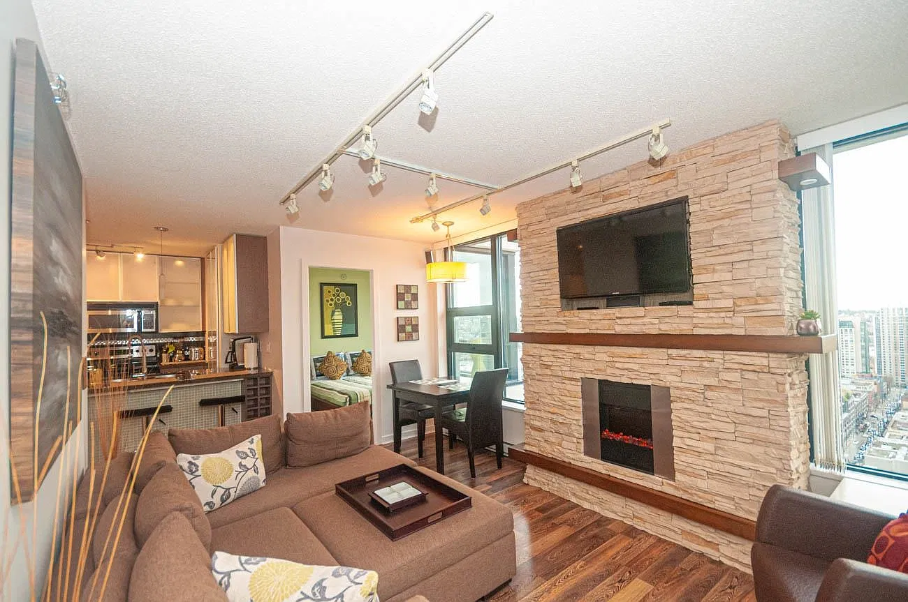 2 bed, 750 sqft, $3,500 — Photo 2