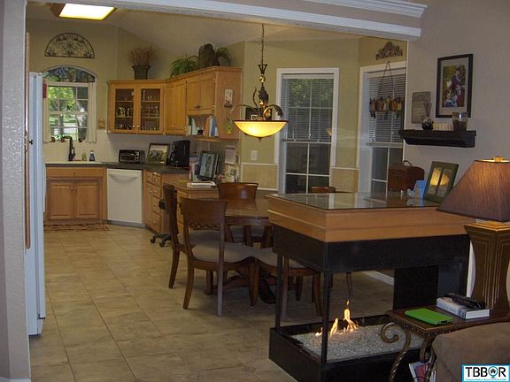 5th image of 2902 Red Oak Dr