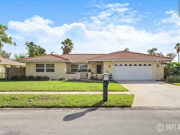 315 Maple Dr