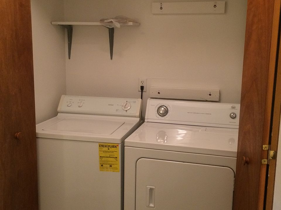 Washer and Dryer included!