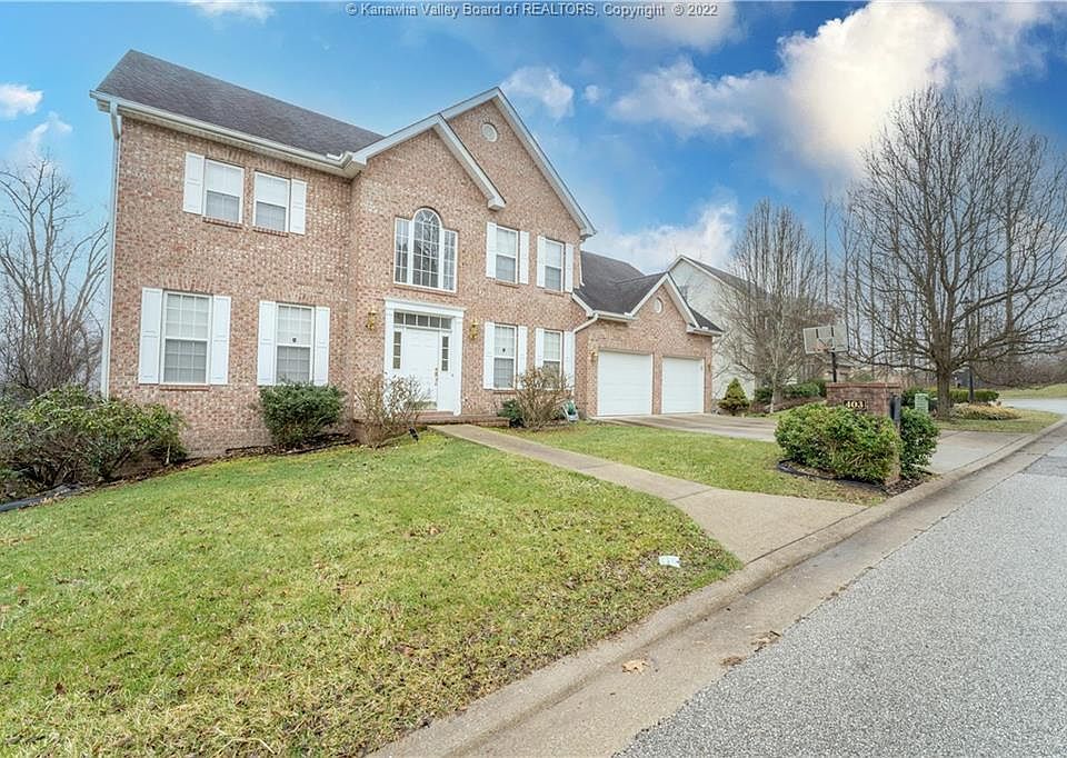 1st image of 403 Yorktowne Pl