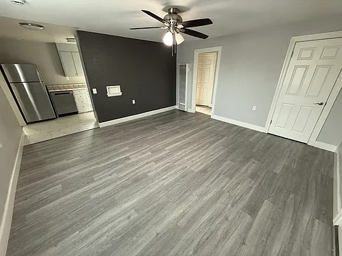 1507 Jacobsen St #1/2 Photo 1