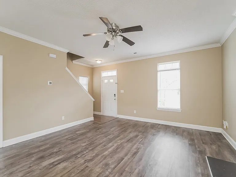 5827 Waverly Lynn Ln — Photo 6