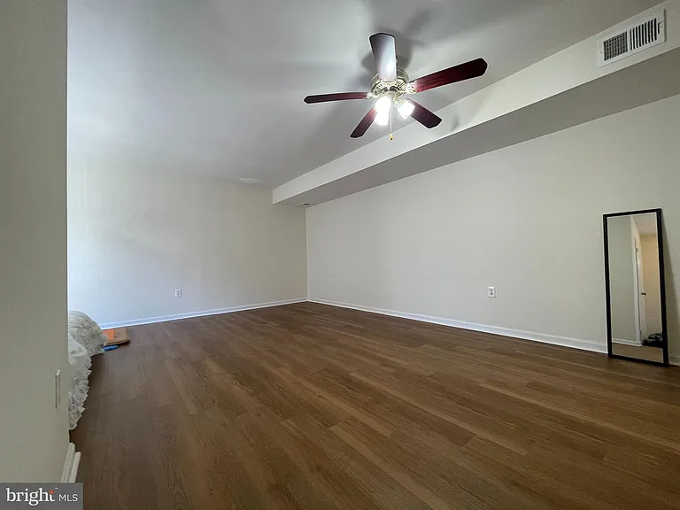 4570 Conwell Dr — Photo 3