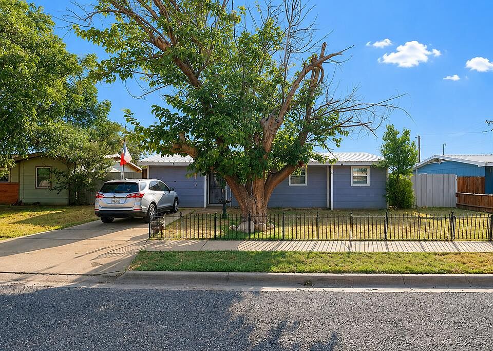 1st image of 1202 Crescent Dr