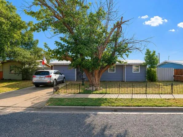 1202 Crescent Dr, Andrews, TX 79714
