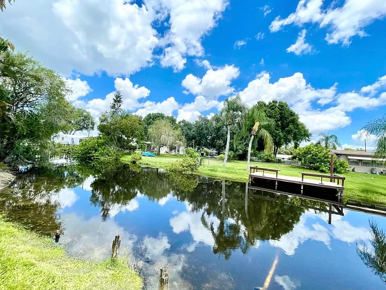 1474 Kerry Dr — Photo 11