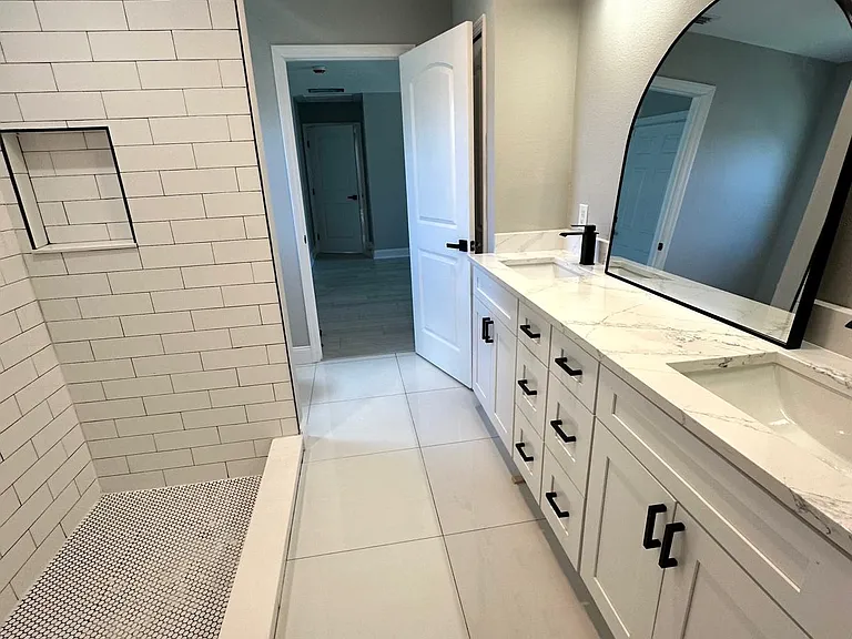 604 Lexington St — Photo 12