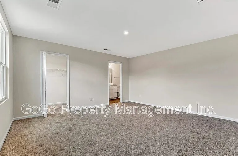 8 Torrington Dr — Photo 10