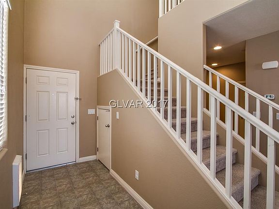 4th image of 992 Water Cove St