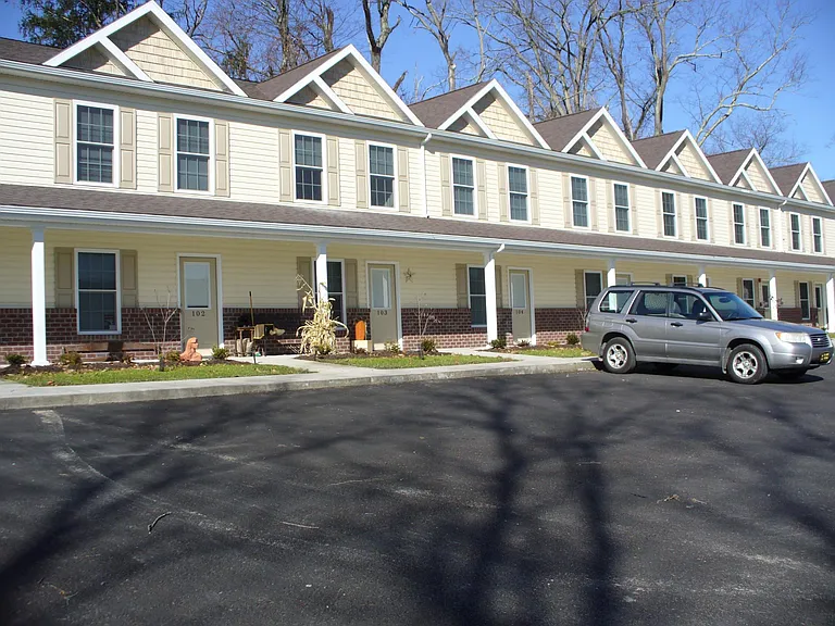 201 Pine Needle Dr #201 — Photo 1