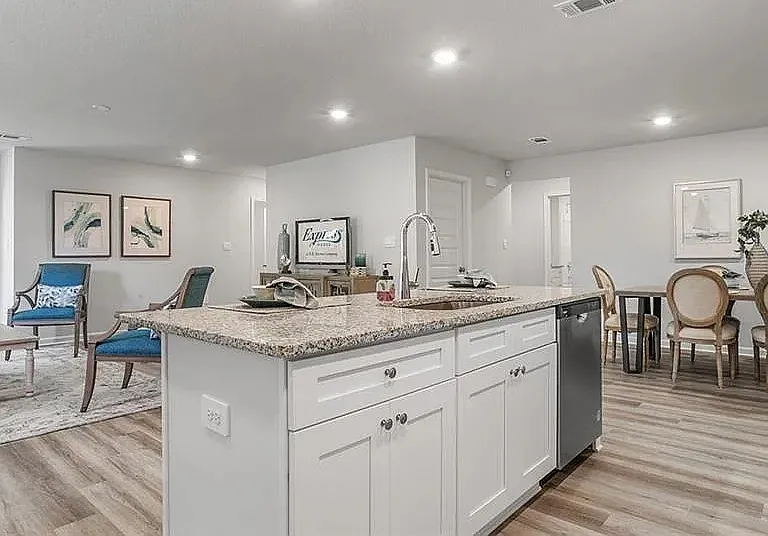 10555 Lowell St W — Photo 10