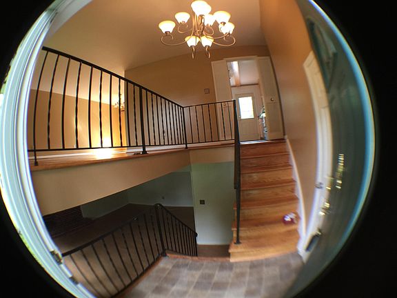 3rd image of 2433 Carey Ln