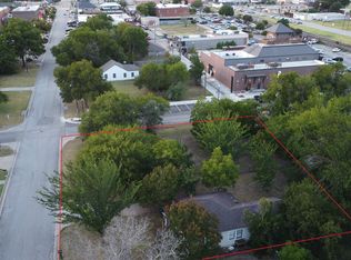 229 S Wilson St, Burleson, TX 76028
