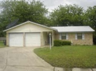 7055 Green Meadow Ct, Fort Worth, TX 76112