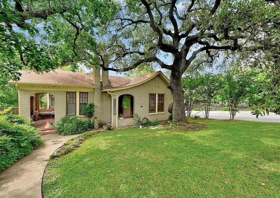 1st image of 1700 Alta Vista Ave #A