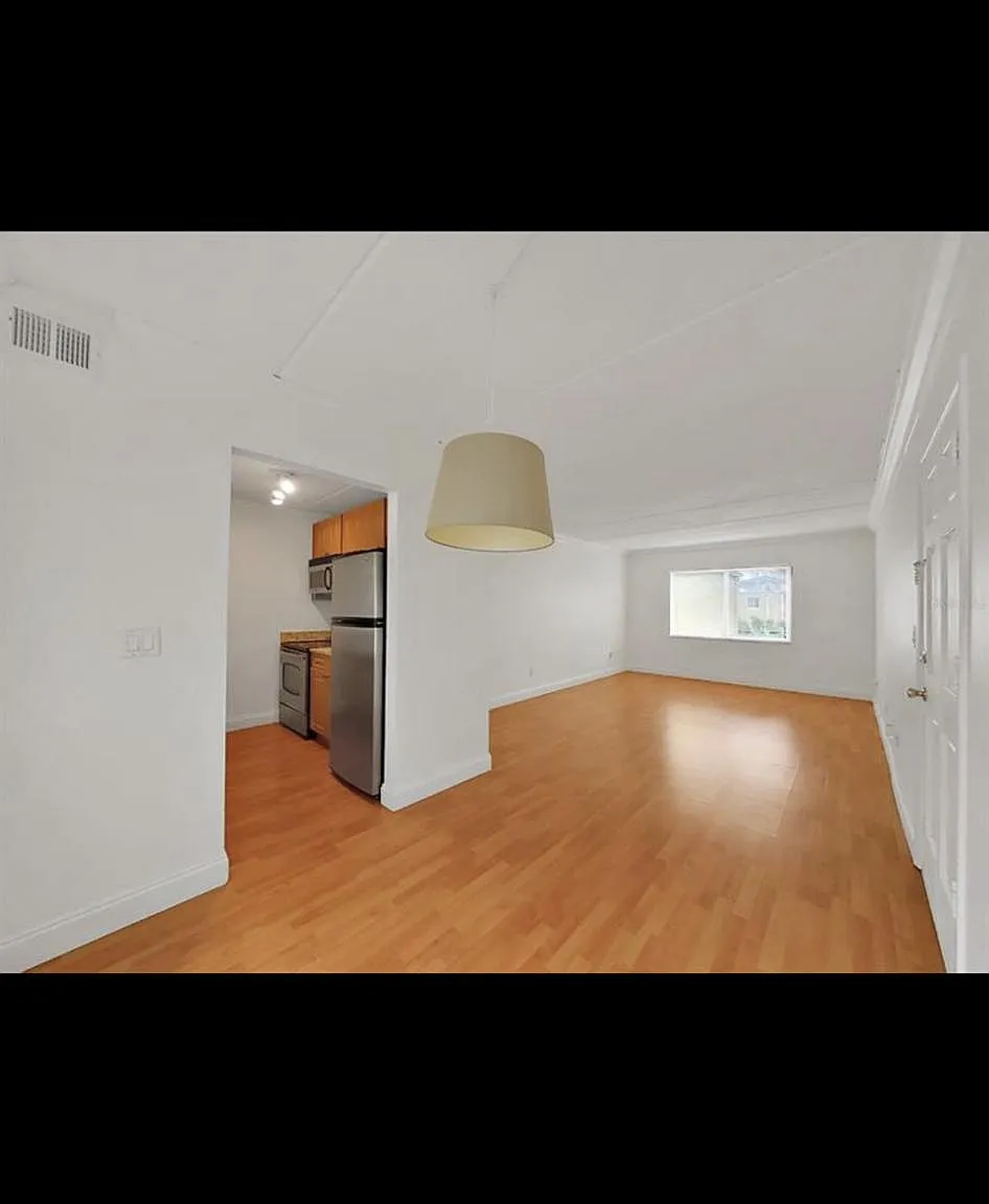 3206 W Azeele St — Photo 1