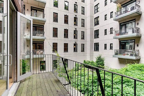 Rented by Compass | media 18