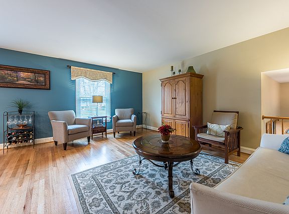 4th image of 1144 Brentwood Ln