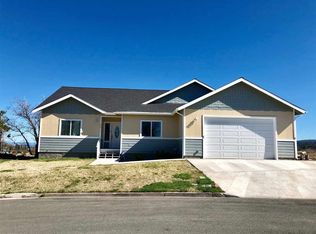 454 Woodridge Ct, Weed, CA 96094