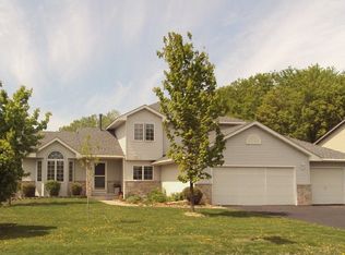 208 Pendryn Hill Curv, Woodbury, MN 55125
