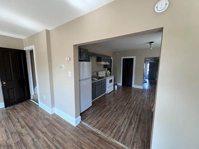 11 W 3rd St #2 — Photo 3