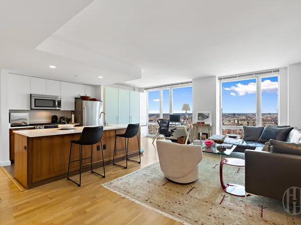 1212 5th Avenue image 1 of 4