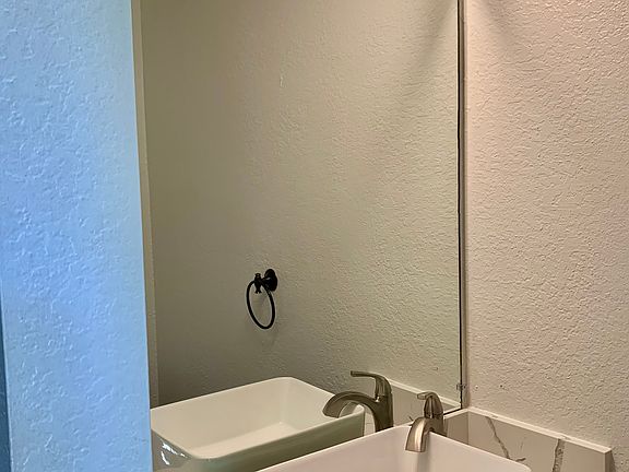 5th image of 13896 NE 66th St APT 584