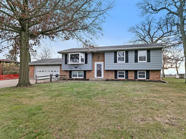 255 Deutsch Rd, Burlington, IL 60109