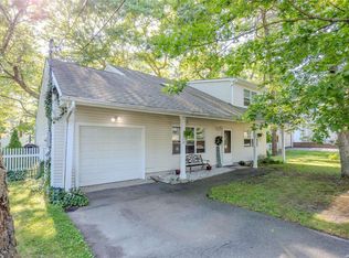 24 Windus Dr, Shirley, NY 11967