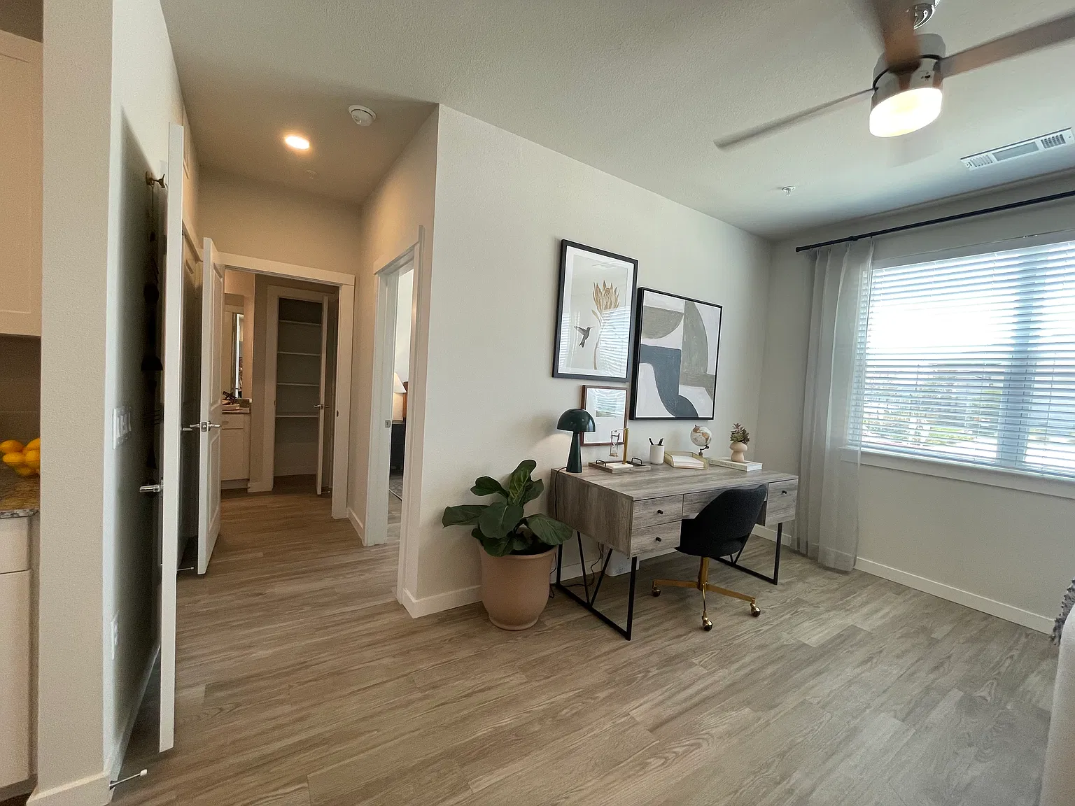 220 S Kowald Ln — Photo 2