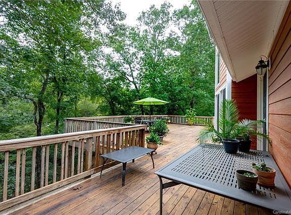 5th image of 504 Revenuer Ridge Ln