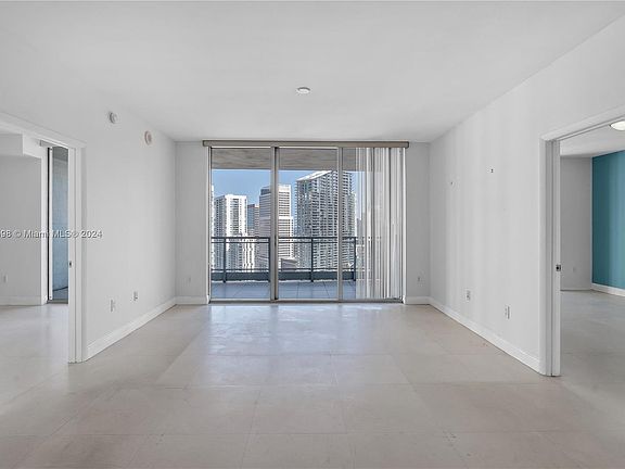 5th image of 90 SW 3rd St APT 3202