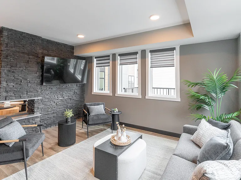 150 Edgemont Rd NW — Photo 27