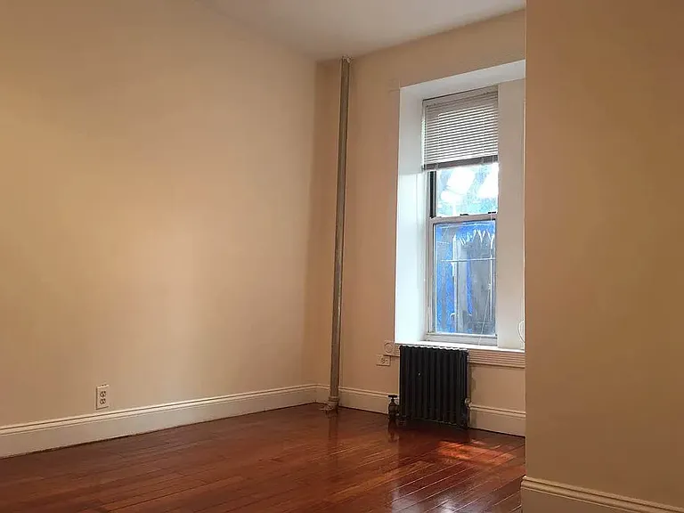 417 W 43rd St #1R — Photo 5