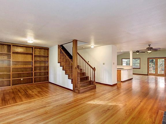 5th image of 5717 Shepard Ave
