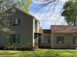 1121 Edgewood Dr, Anniston, AL 36207