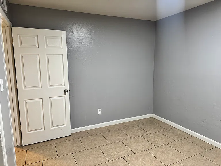 115 W Hill Dr #11 — Photo 14