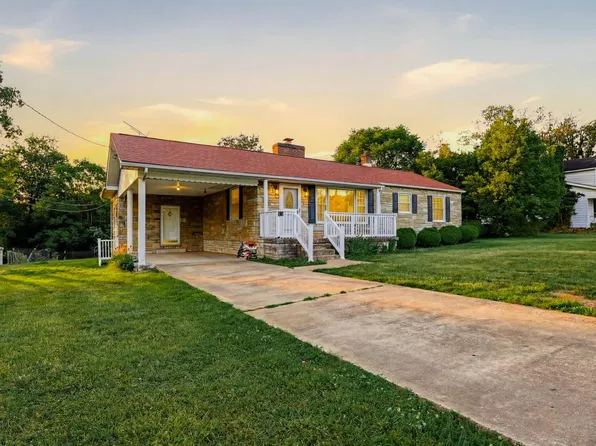 402 Prospect Rd, Hurt, VA 24563