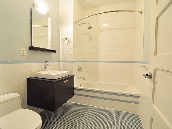 4th image of 202-204 W 140th St #1A