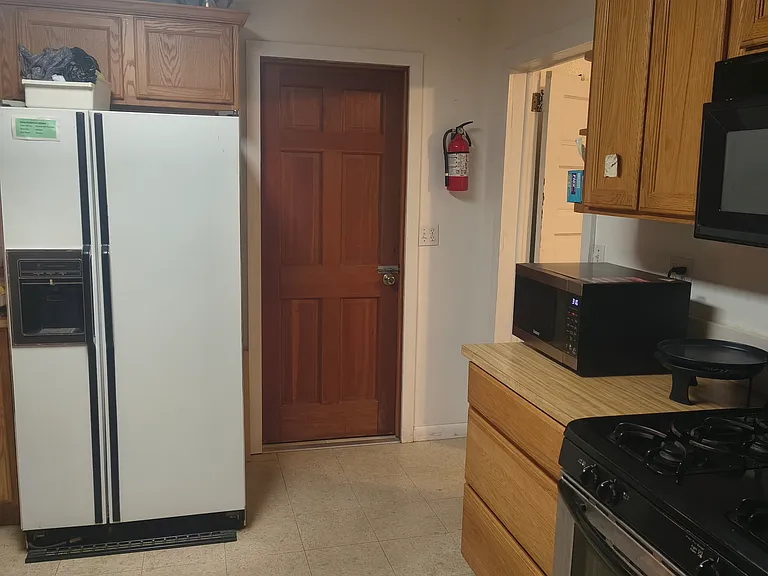 700 Hughlett Ave — Photo 7