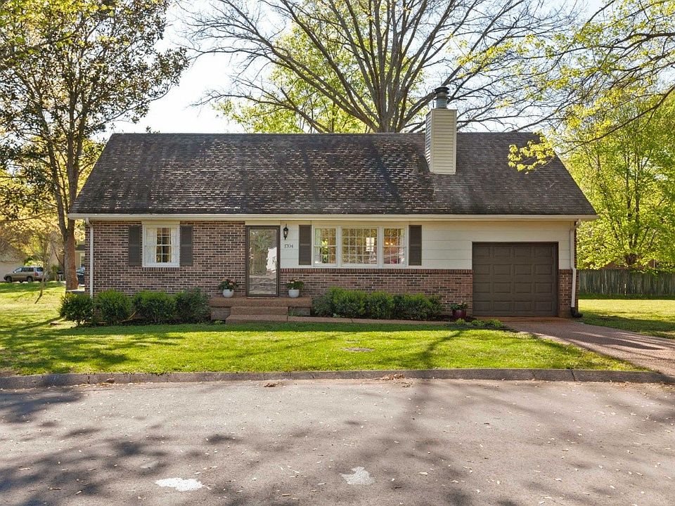 1st image of 1704 Twin Oaks Ct