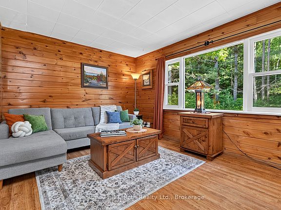 4th image of 1020 Rosseau Lake 1 Rd #1