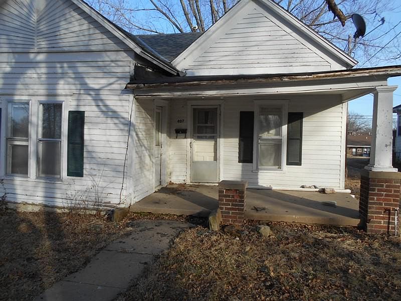 1st image of 407 N Main St
