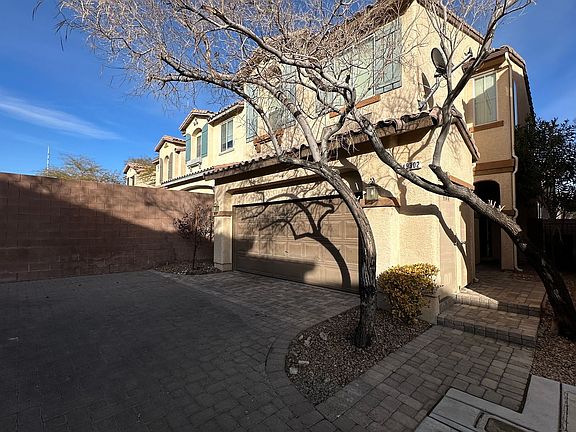 2nd image of 9302 Vista Waters Ln