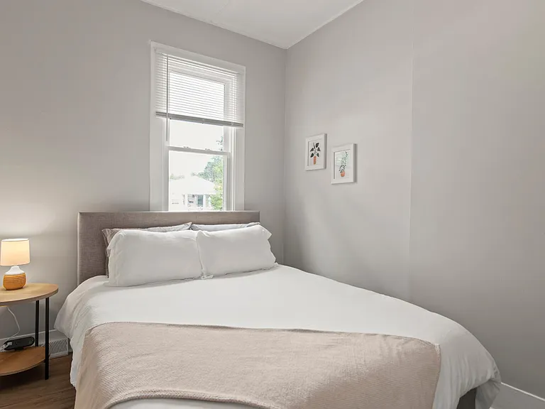 125 Circular St #B — Photo 11